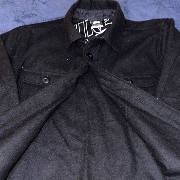 Nike SB Black shirt - men’s M - Picture 3 of 9